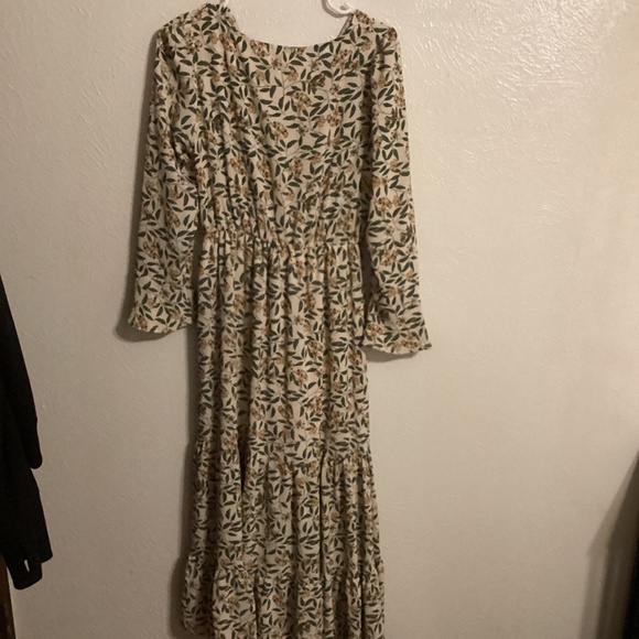 Long cute flowers dress - Picture 2 of 2
